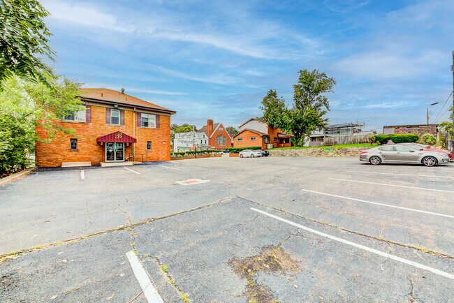 Plus de détails pour 608 E Warrington Ave, Pittsburgh, PA - Local d'activités à louer