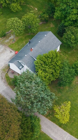 3512 Paoli Pike, Floyds Knobs, IN à vendre - Vidéo sur l’inscription commerciale - Image 2 de 7