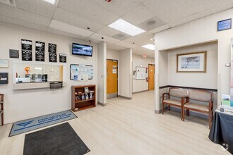 25780-25790 Commerce Dr, Madison Heights, MI for lease Interior Photo- Image 2 of 2