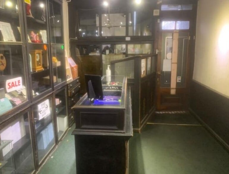 2 Saturday Market, Beverley for lease - Interior Photo - Image 2 of 6