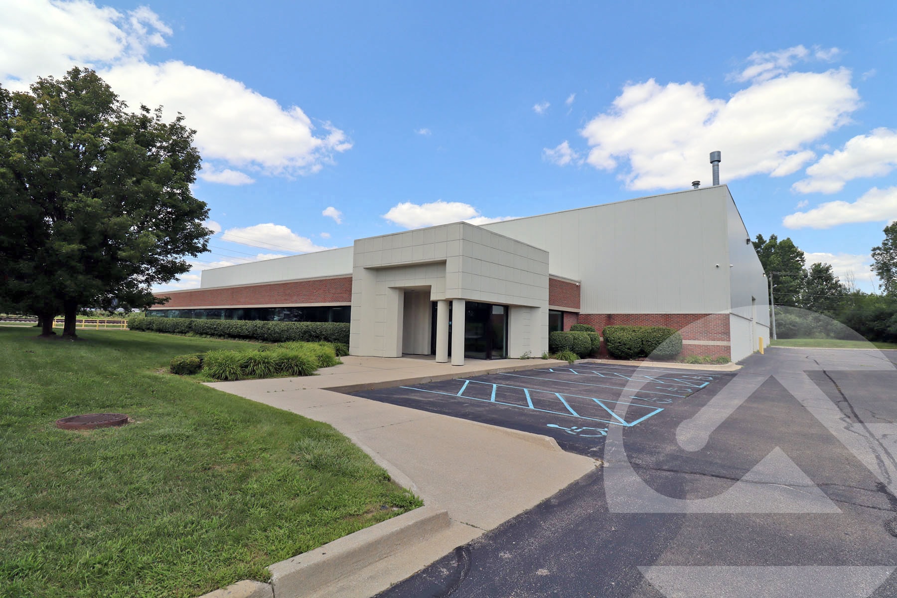 7021 Sterling Ponds Ct, Sterling Heights, MI for sale Building Photo- Image 1 of 1