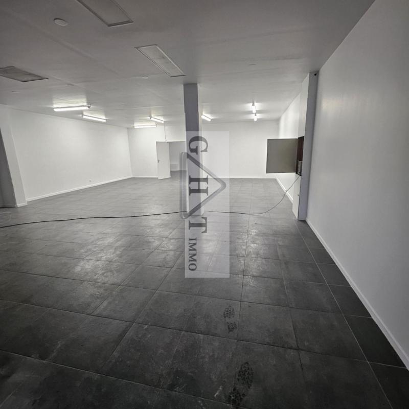 Industrial in Limeil-Brévannes for sale Building Photo- Image 1 of 5