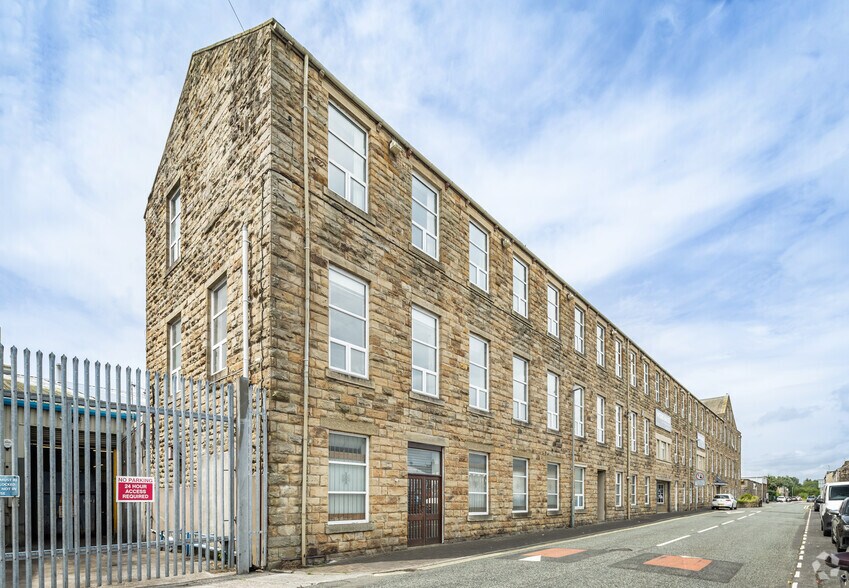 Elm St, Burnley à louer - Photo du bâtiment - Image 2 de 10
