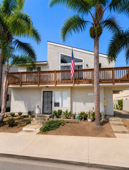 7332 Garfield Ave, Huntington Beach, CA à vendre - Photo du bâtiment - Image 2 de 8