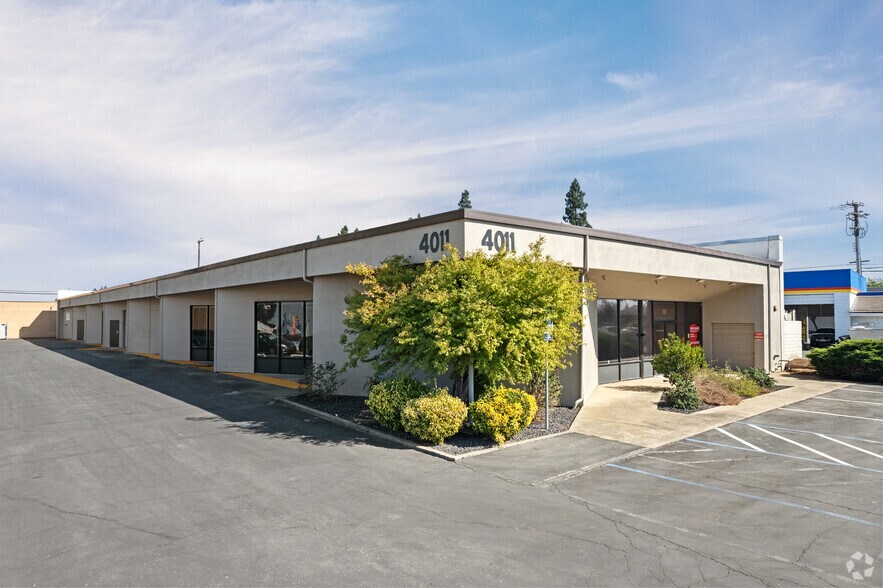 4011 Power Inn Rd, Sacramento, CA à vendre - Photo principale - Image 1 de 1