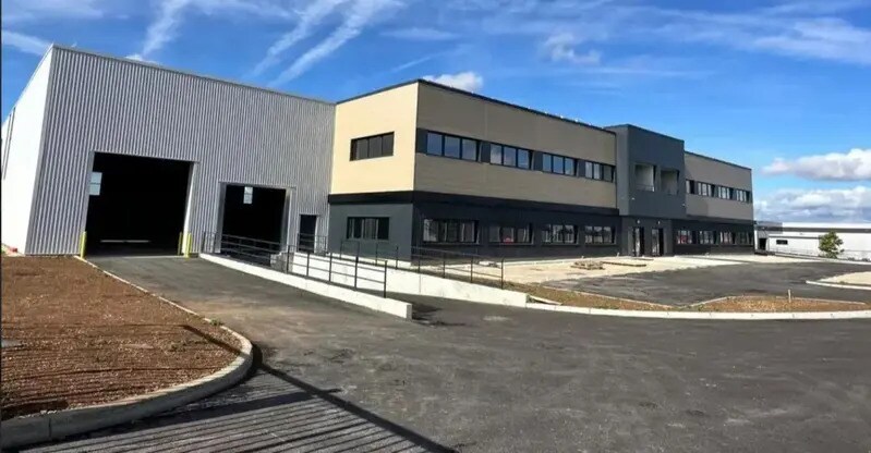 Flex in Colombier-Saugnieu for lease Building Photo- Image 1 of 7