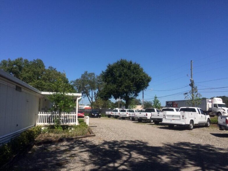 2027 Gunn Hwy, Odessa, FL à louer - Photo du bâtiment - Image 2 de 10