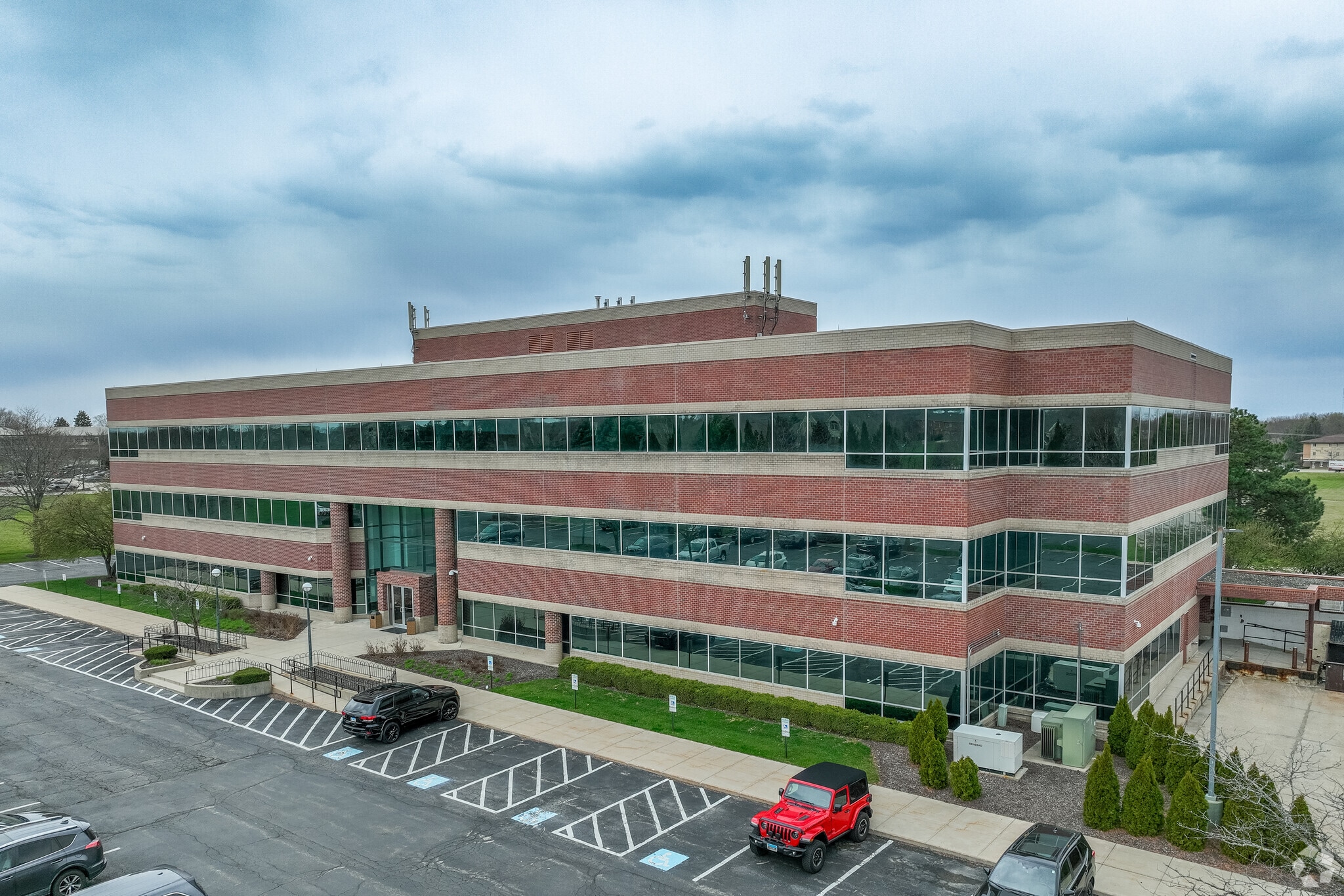 973 Featherstone Rd, Rockford, IL for lease Building Photo- Image 1 of 6