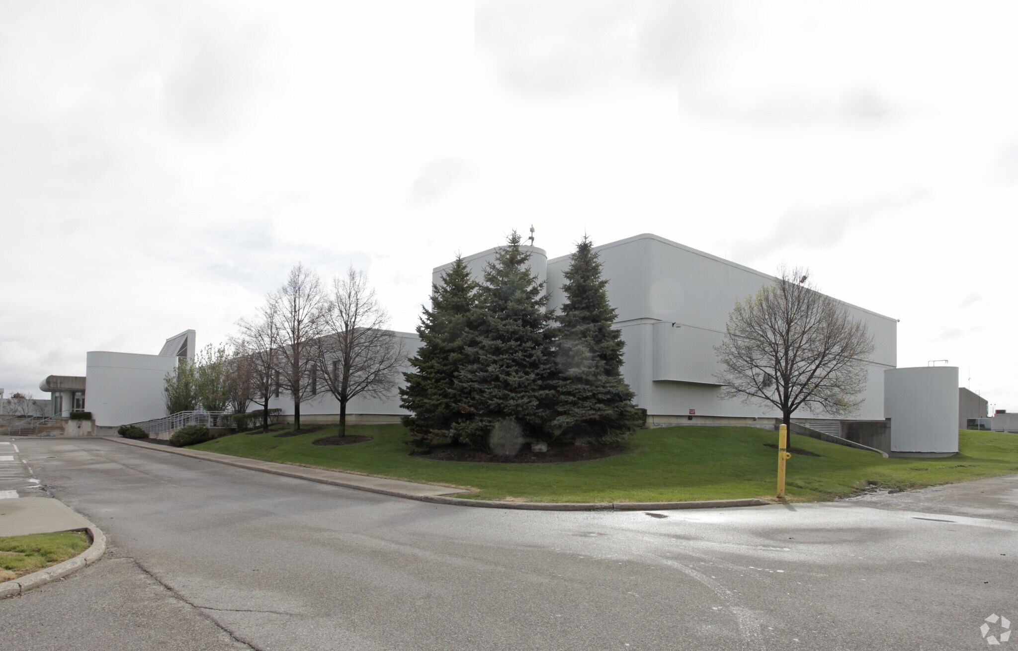 45 West Dr, Brampton, ON for sale Primary Photo- Image 1 of 1