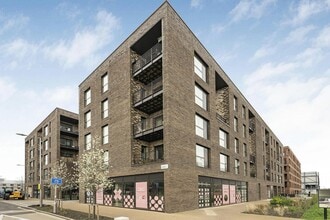 19 Waterden Rd, London for lease Building Photo- Image 2 of 10