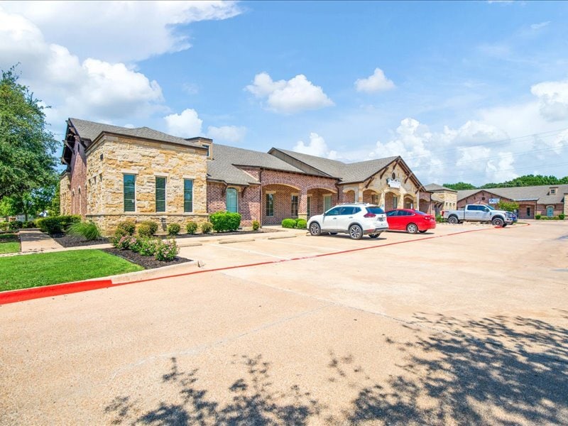 4841 Merlot Ave, Grapevine, TX for lease Primary Photo- Image 1 of 11