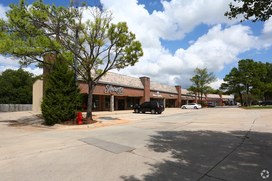 2001 W Main St, Norman, OK for lease - Primary Photo - Image 1 of 7