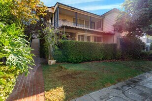 11737 Bellagio Rd, Los Angeles, CA à vendre - Photo du bâtiment - Image 2 de 10