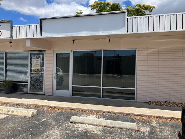 More details for 12691-12695 Mcgregor Blvd, Fort Myers, FL - Retail for Lease