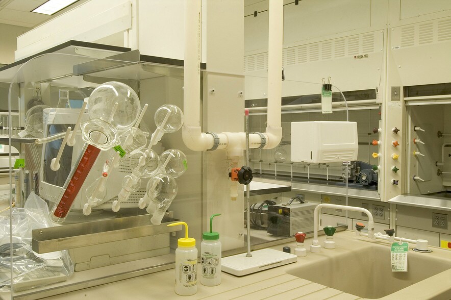 8045 Lamon Ave, Skokie, IL à louer - Autre - Image 2 de 5