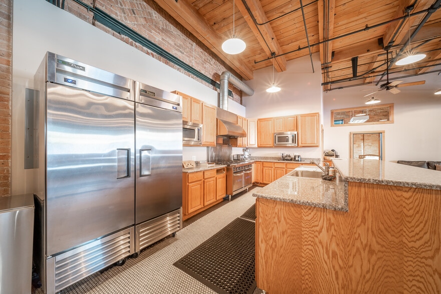 1550 S Indiana Ave, Chicago, IL for lease - Interior Photo - Image 3 of 6