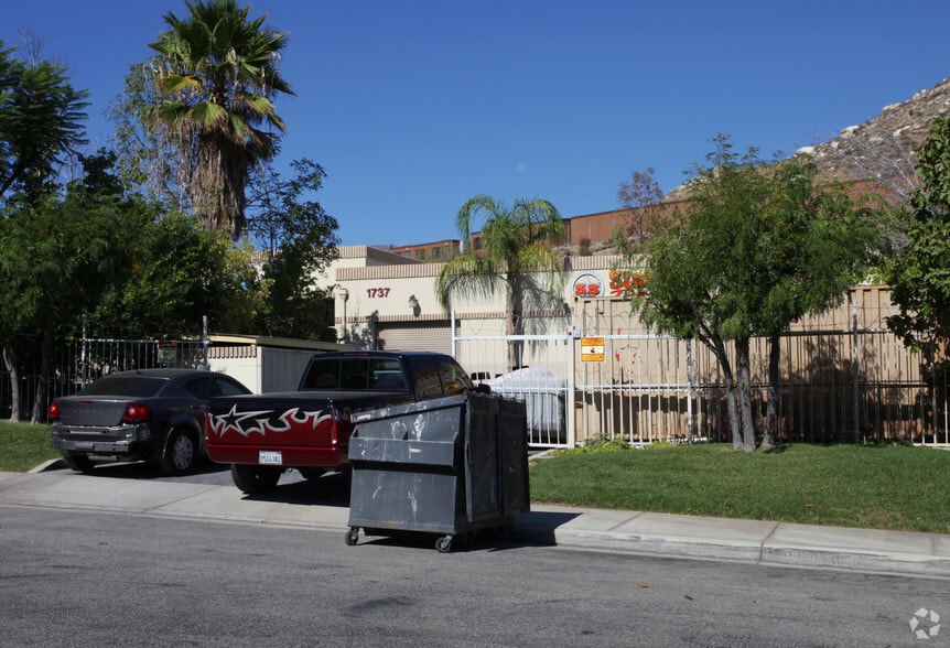 1737 Production Cir, Jurupa Valley, CA for sale - Building Photo - Image 2 of 11