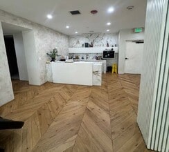 228-230 S Beverly Dr, Beverly Hills, CA for lease Interior Photo- Image 2 of 11