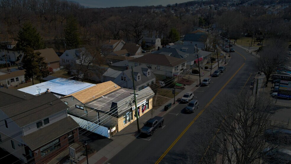 1012 McBride Ave, Woodland Park, NJ à vendre - Photo du bâtiment - Image 3 de 18