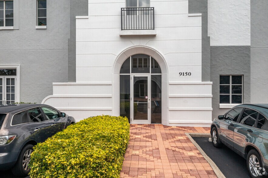 9150 Galleria Ct, Naples, FL à louer - Photo du bâtiment - Image 3 de 5