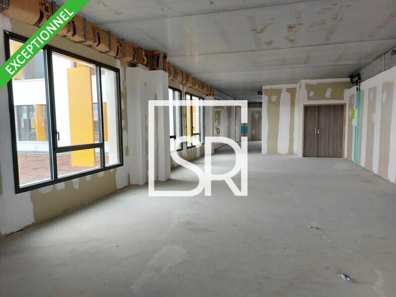 Bureau dans Clermont-Ferrand à louer - Photo du bâtiment - Image 3 de 20