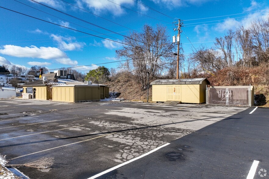 27 Miners Dr, Castlewood, VA for lease - Building Photo - Image 3 of 11