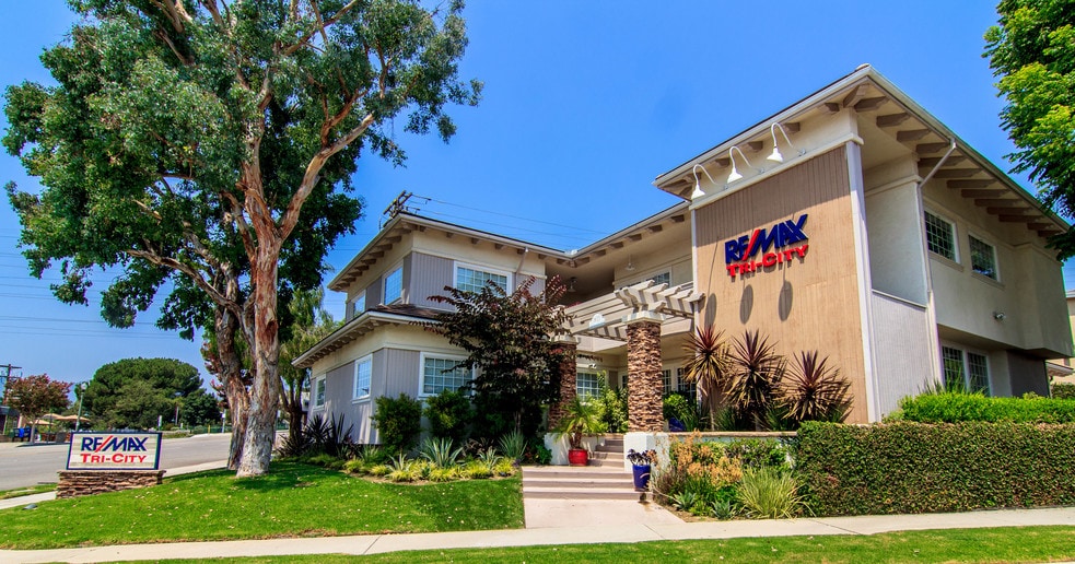 1433 Foothill Blvd, La Cañada Flintridge, CA for lease - Primary Photo - Image 1 of 5