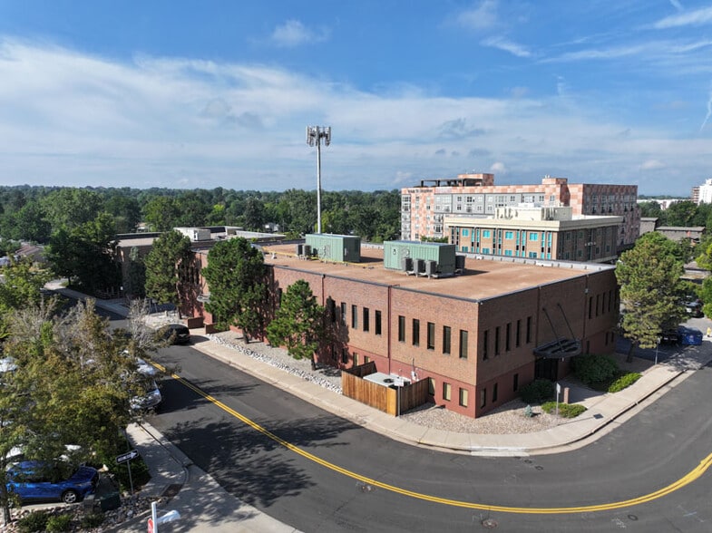 5290 E Yale Cir, Denver, CO à louer - Photo du bâtiment - Image 3 de 9