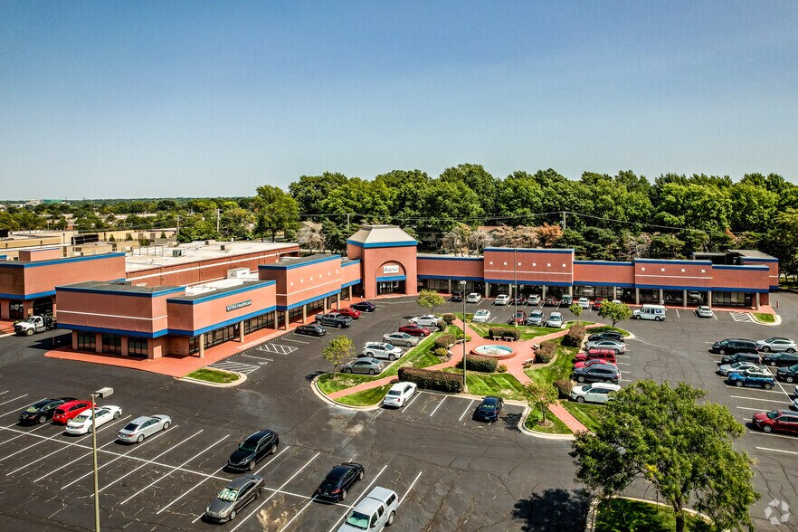 8527-8551 Bluejacket Dr, Lenexa, KS à vendre - Photo du bâtiment - Image 3 de 4