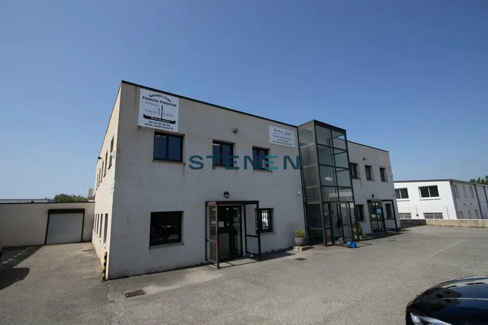 Office in Éguilles for lease Primary Photo- Image 1 of 8