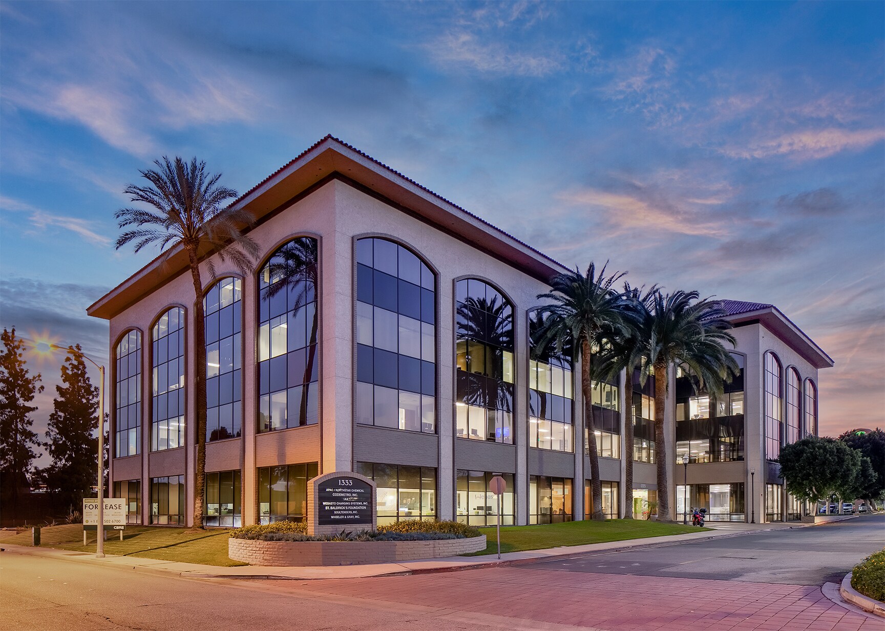 1333 S Mayflower Ave, Monrovia, CA à vendre Photo du bâtiment- Image 1 de 13