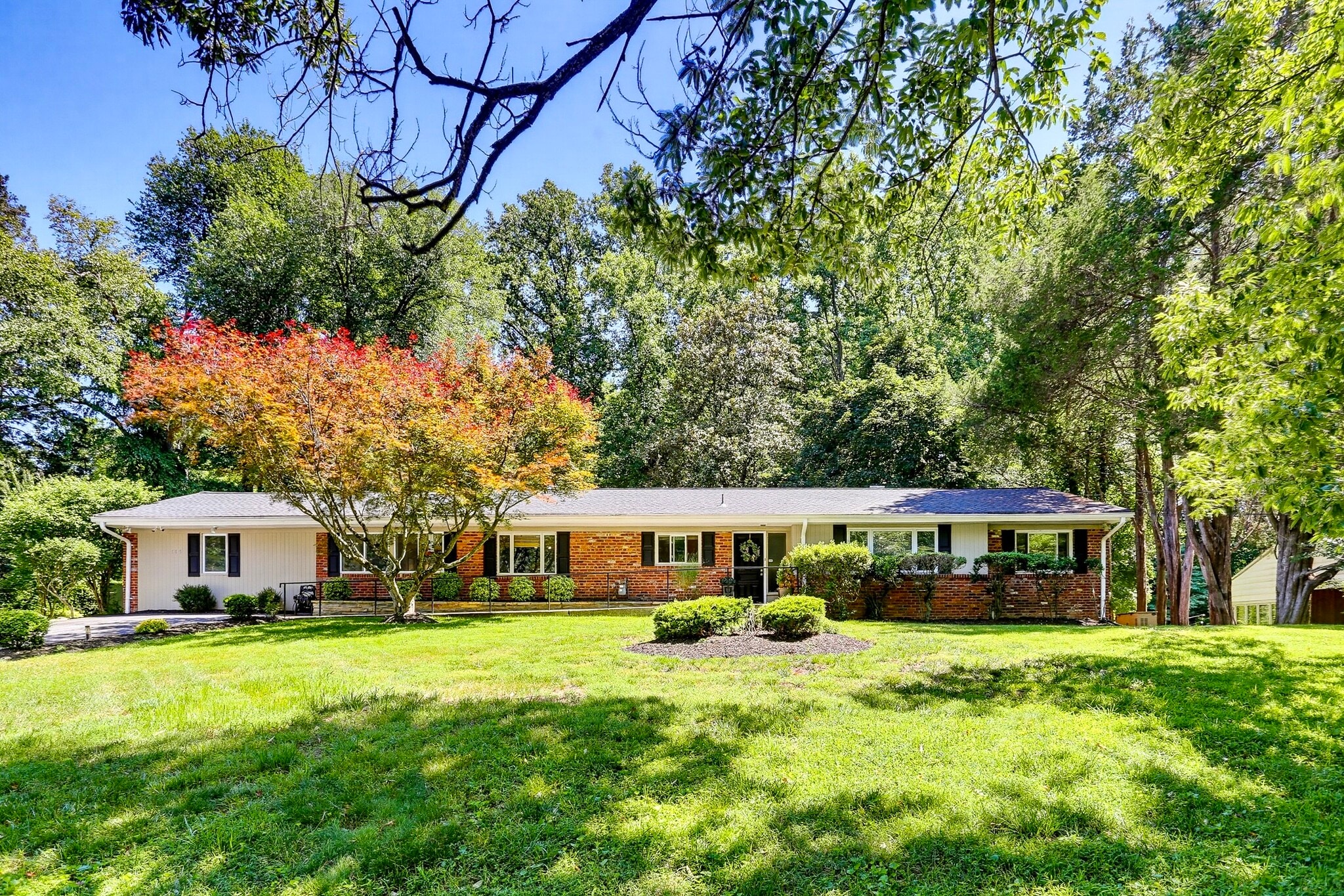 515 Apple Grove Rd, Silver Spring, MD for sale Primary Photo- Image 1 of 35