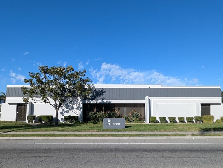 601 Del Norte Blvd, Oxnard, CA for lease - Building Photo - Image 3 of 12
