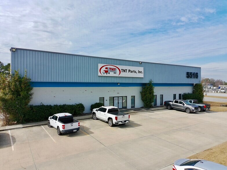 5516 Export Blvd, Garden City, GA à louer - Photo du bâtiment - Image 3 de 15
