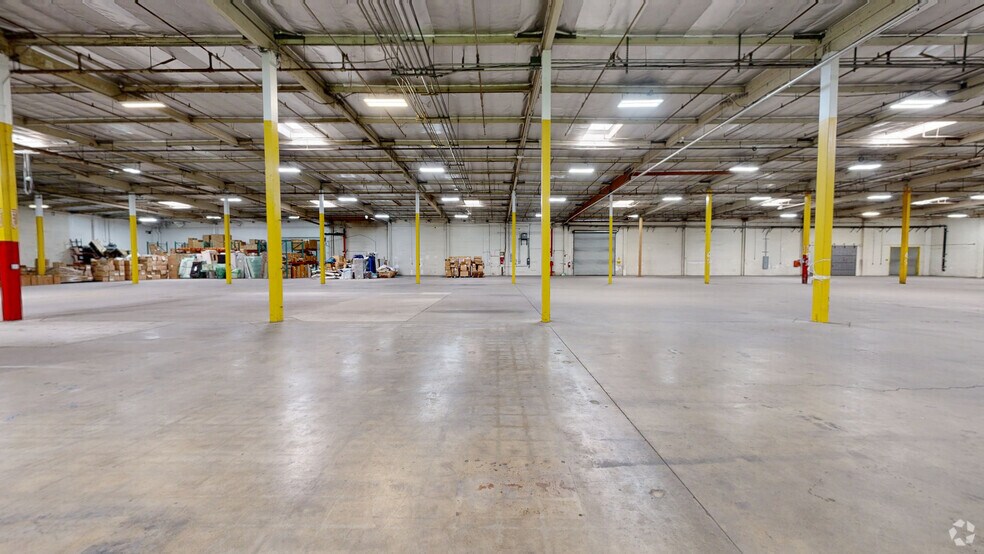8731 & 8741 Pioneer Blvd, Santa Fe Springs, CA à vendre - Numérisation 3D de Matterport - Image 2 de 33