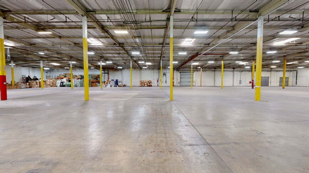 8731 & 8741 Pioneer Blvd, Santa Fe Springs, CA à vendre - Numérisation 3D de Matterport - Image 2 de 33