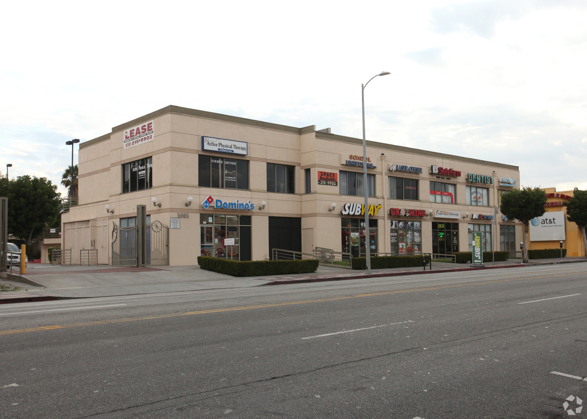 5065 Hollywood Blvd, Los Angeles, CA à louer Photo principale- Image 1 de 14