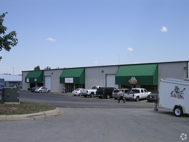 139 Industrial Park Dr, Hollister, MO for sale - Primary Photo - Image 1 of 1