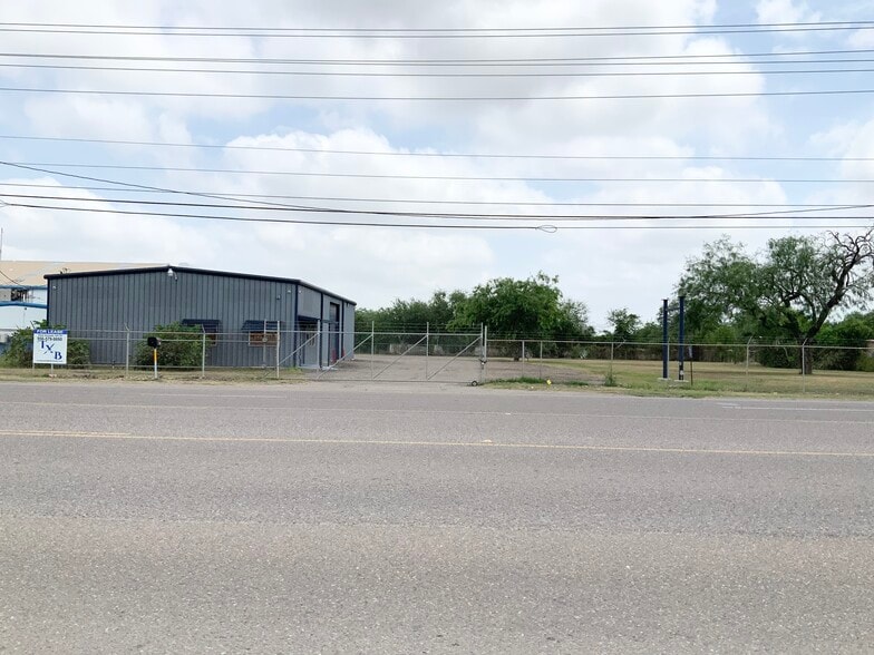 7700 Padre Island Hwy, Brownsville, TX for lease - Building Photo - Image 1 of 10
