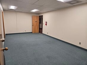 2653-2699 Commercial St SE, Salem, OR for lease Interior Photo- Image 2 of 6
