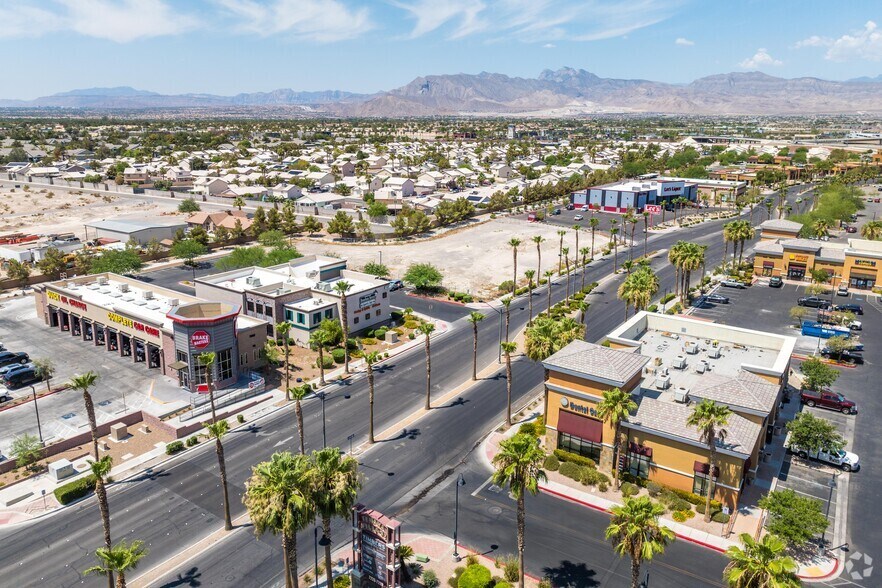 7285 W Azure Dr, Las Vegas, NV à vendre - Photo du bâtiment - Image 1 de 19