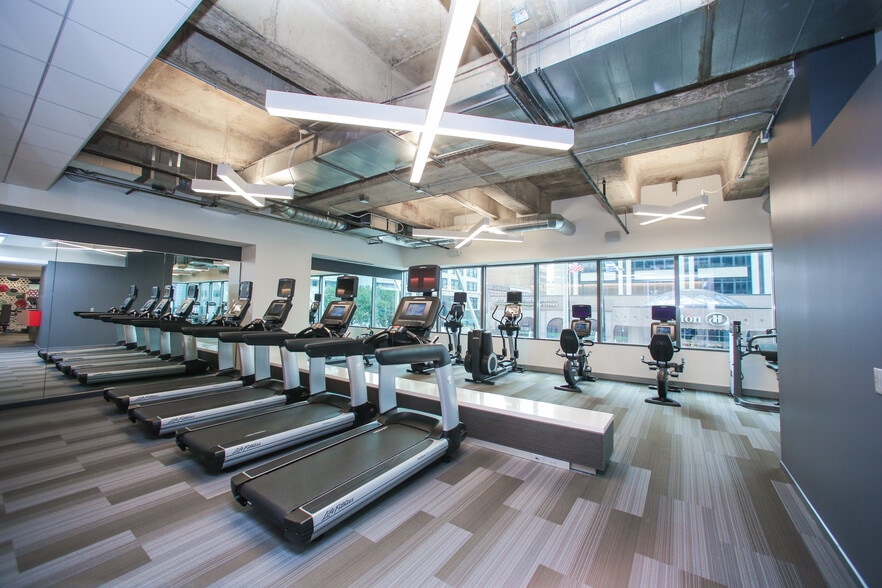 10 W Market St, Indianapolis, IN for lease - Interior Photo - Image 3 of 28