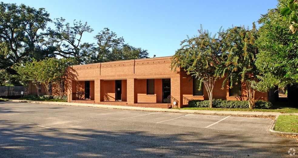 2610 Dauphin St, Mobile, AL for lease - Building Photo - Image 2 of 23