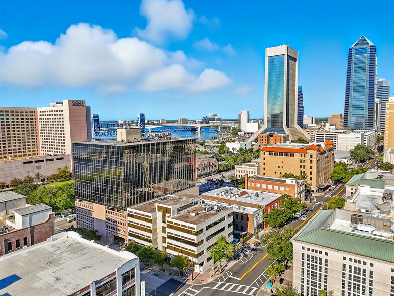 24 N Market St, Jacksonville, FL à louer - Photo du bâtiment - Image 2 de 22