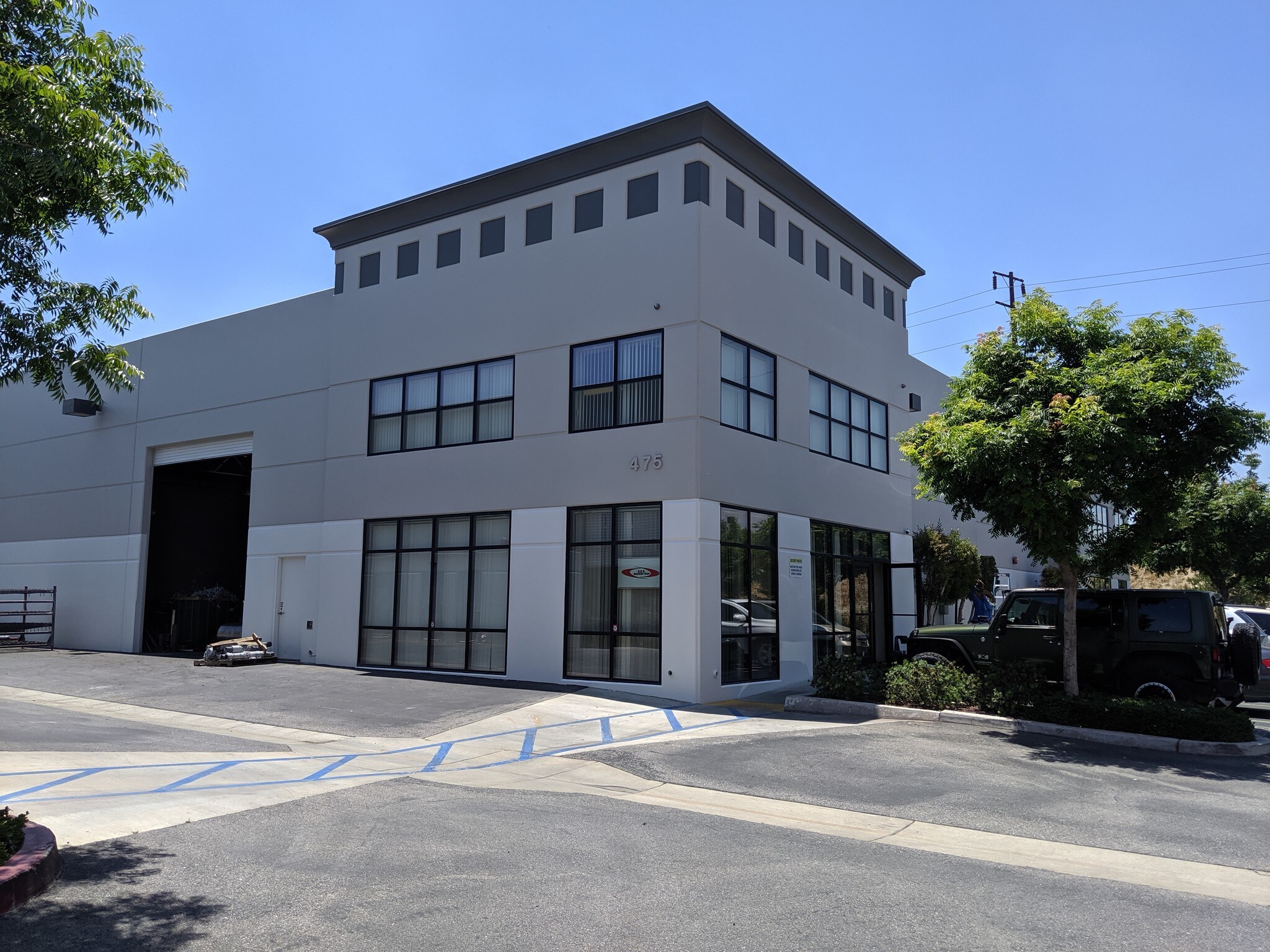 475 Rivera Street, Suite C & D portefeuille de 2 propriétés à vendre sur LoopNet.ca Photo principale- Image 1 de 3