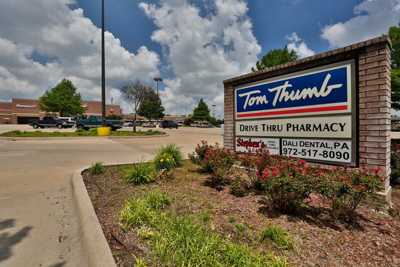 7801 Alma Dr, Plano, TX à louer - Photo du bâtiment - Image 2 de 8