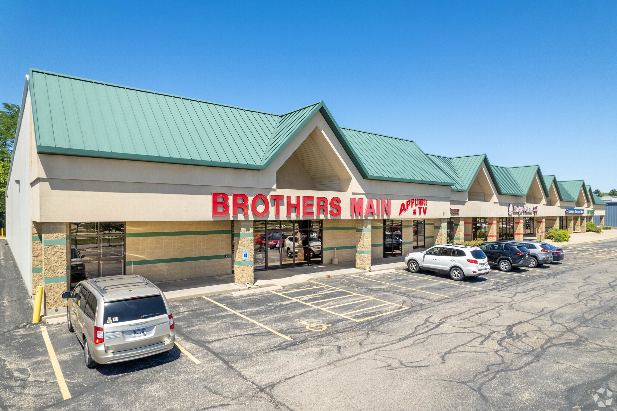 2024-2050 S Stoughton Rd, Madison, WI for sale Primary Photo- Image 1 of 37