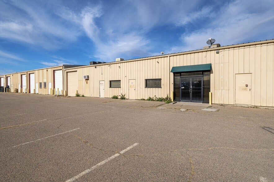 77 N Laser Dr, Pueblo West, CO à louer - Photo du bâtiment - Image 3 de 3