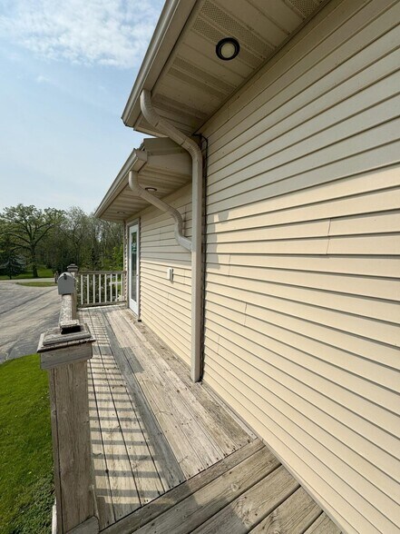 W1734 North St, Green Lake, WI à vendre - Photo du bâtiment - Image 3 de 3