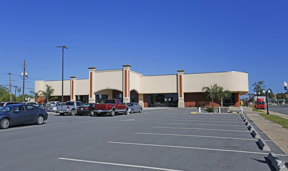 601 Pendleton St, Waycross, GA à louer - Photo du bâtiment - Image 2 de 3